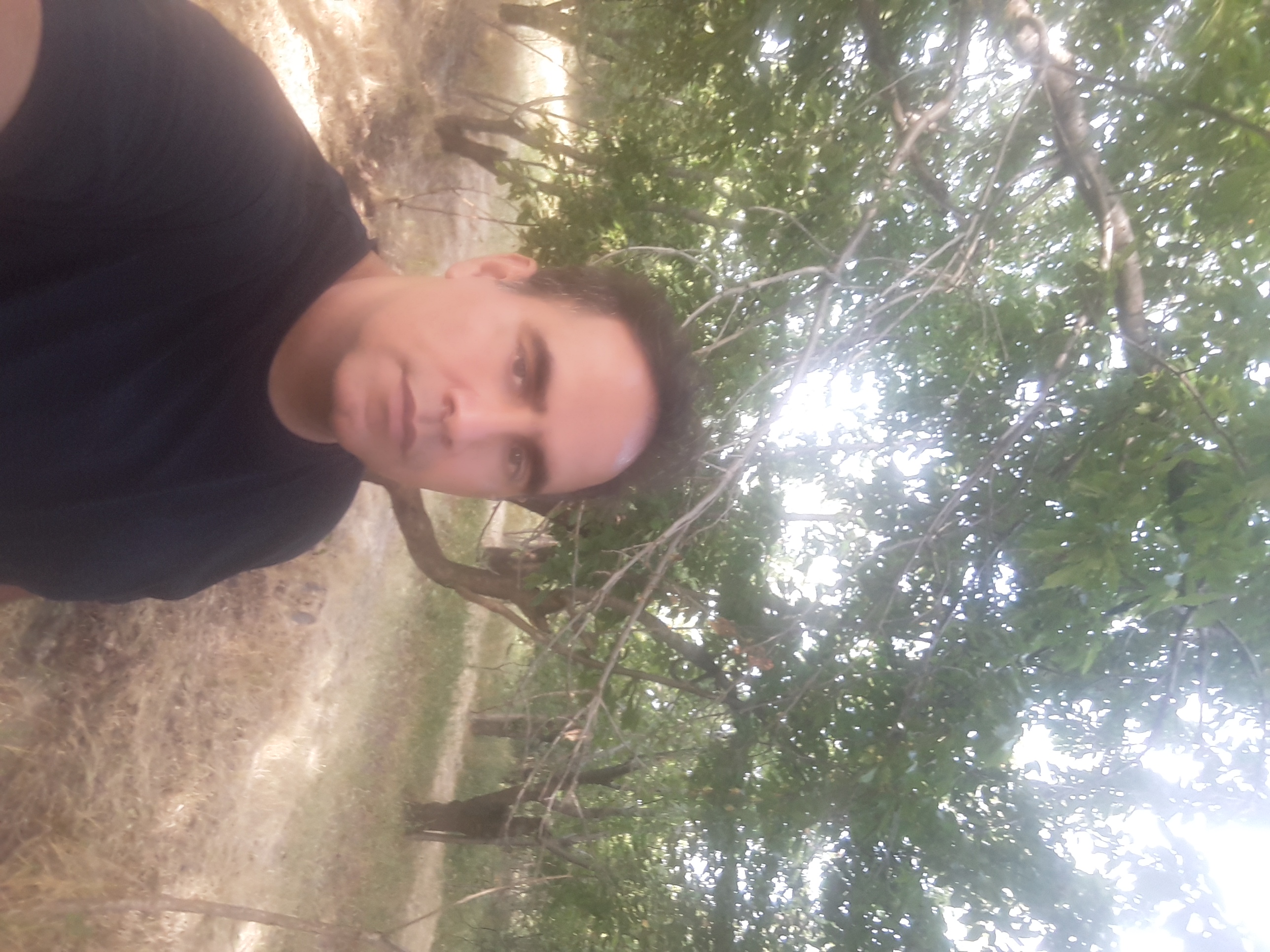 تصویر پروفایل علی