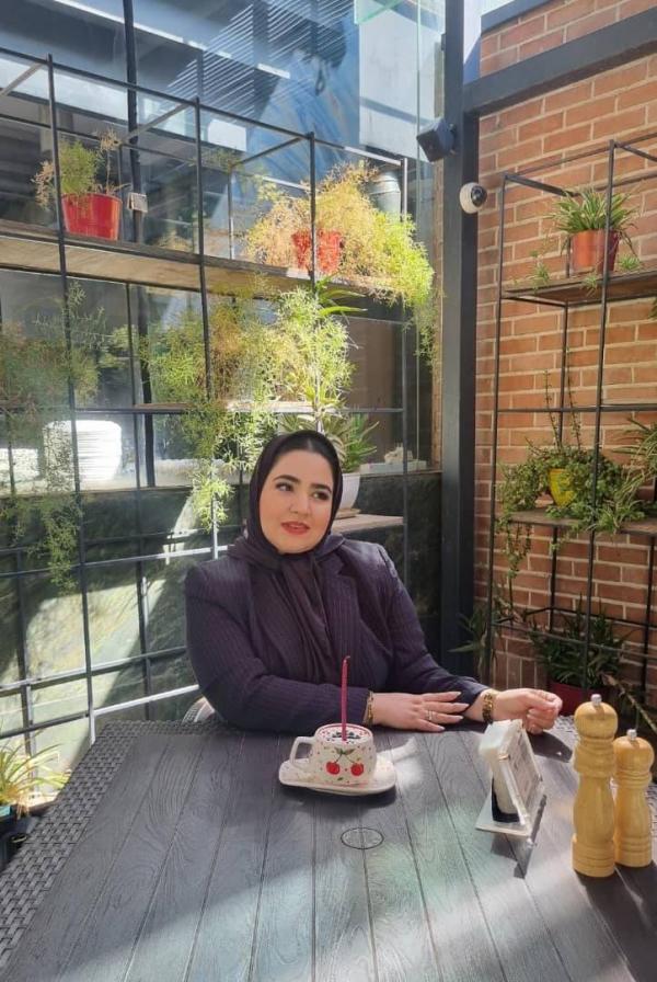 تصویر پروفایل رز